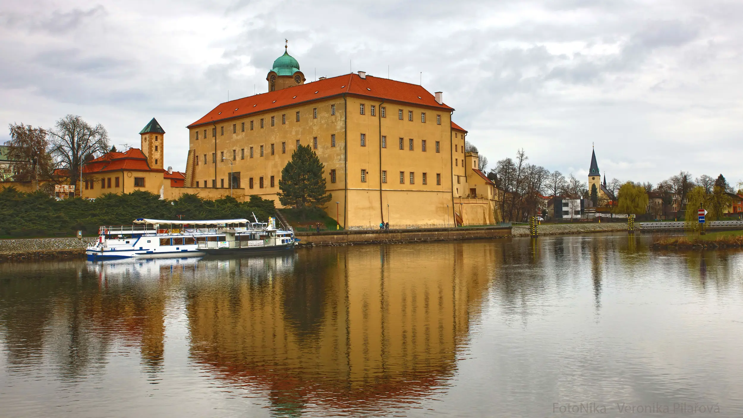 Obrázek na pozadí záhlaví