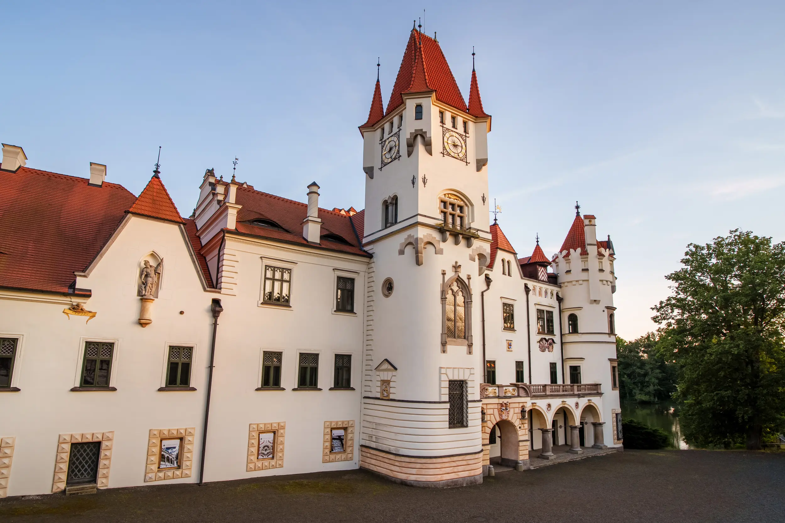 Obrázek na pozadí záhlaví